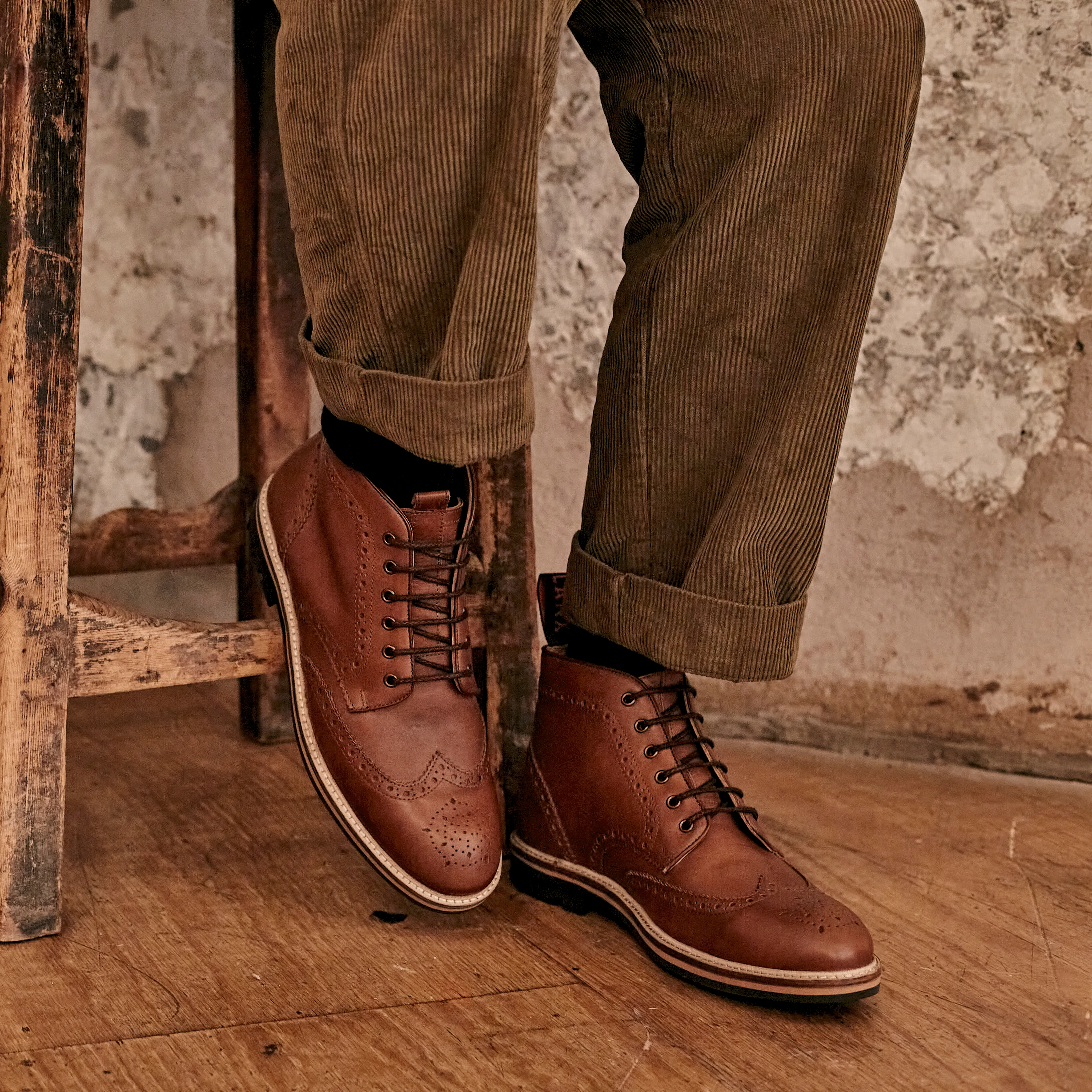 BAYLEY // CONKER DISTRESSED