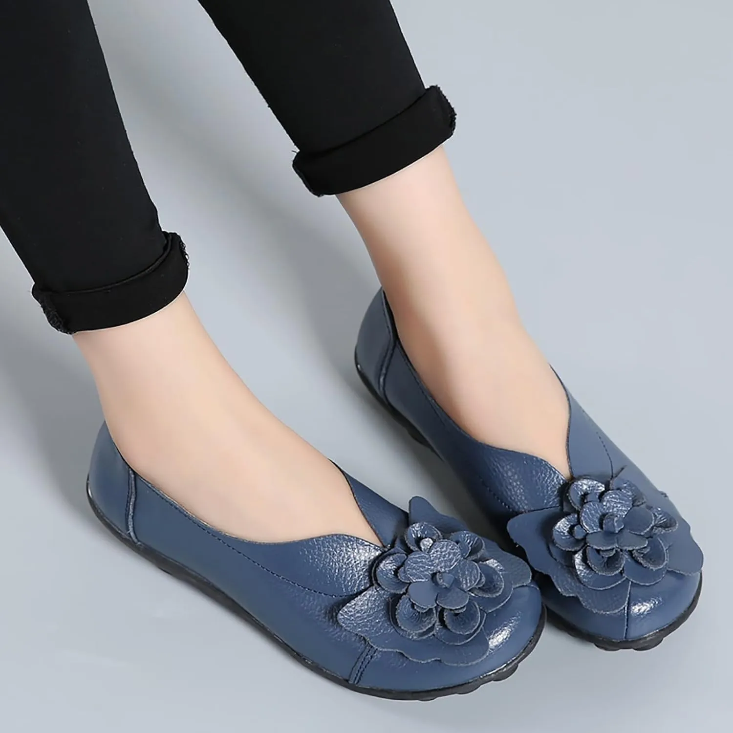 Slip on Loafers for Women Leather Flowers Loafers Comfortable Walking Work Flats Shoes Lightweight Soft Sole Flat Shoes Round Toe Summer Shoe